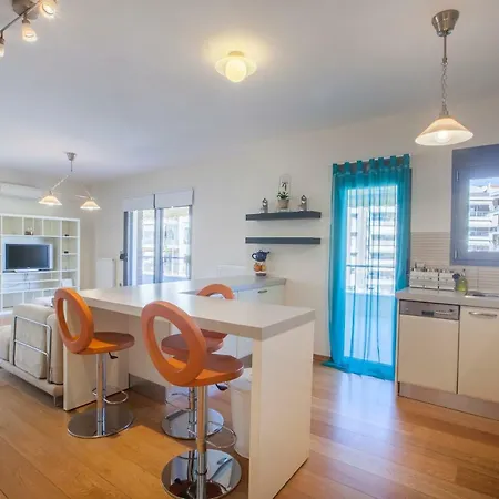 Airport & Mall Apartment *