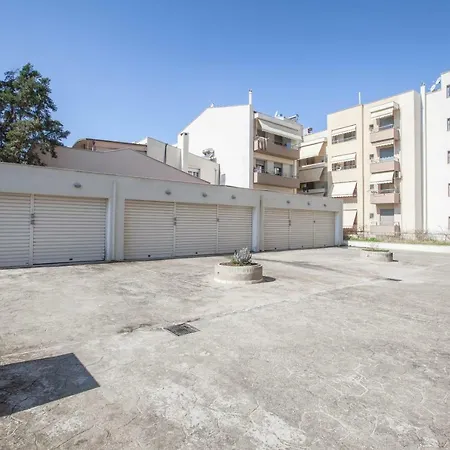 Airport & Mall Apartment *