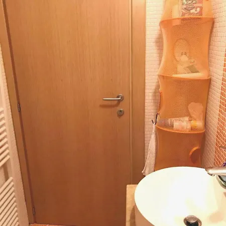 Airport & Mall Apartment